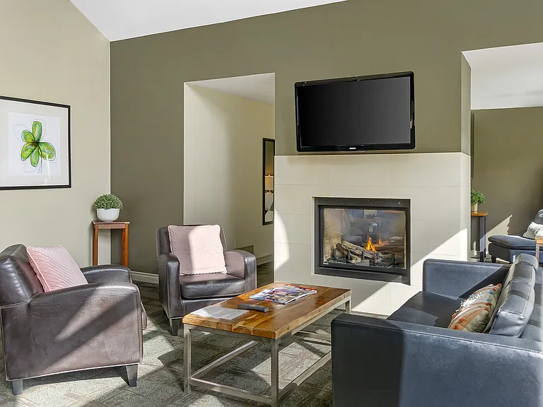 Clubhouse Lounge