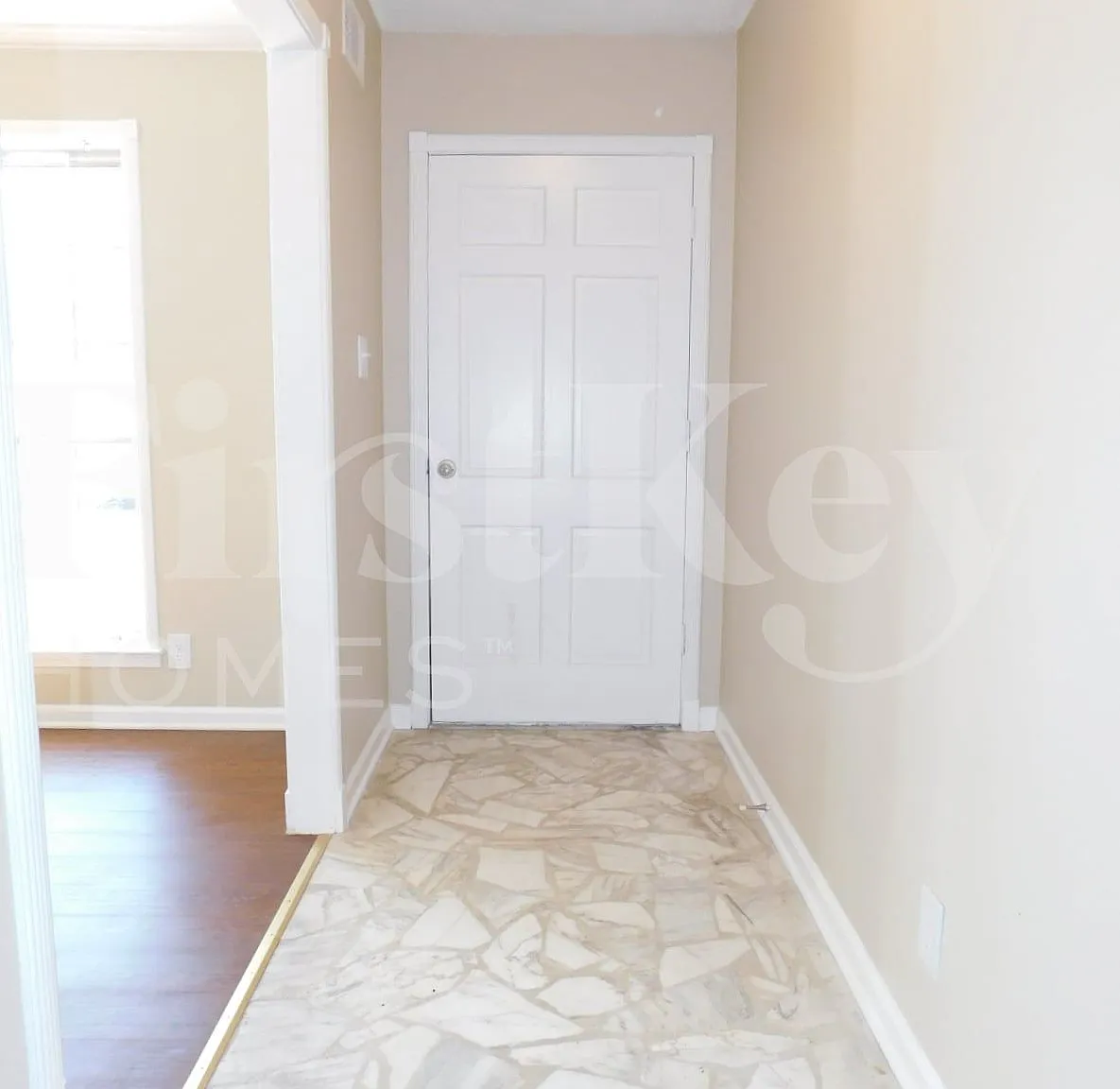 4 bed, 2.0 bath, 2789 sqft, $1,640 — Photo 2