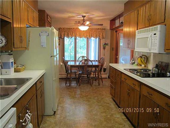 4th image of 22 Elm St