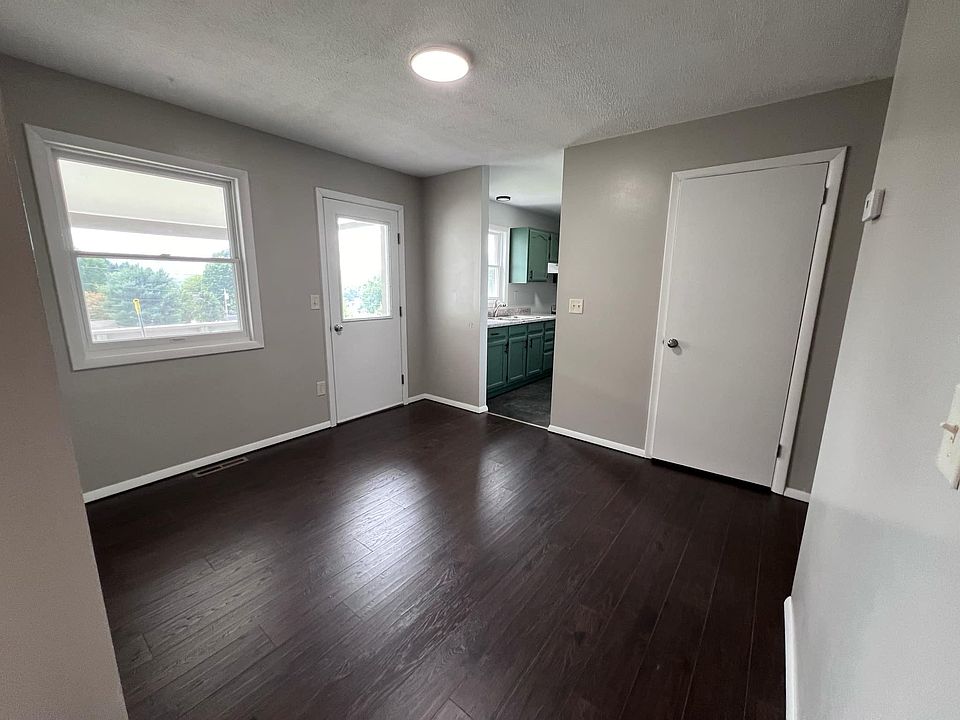 1st image of 367 Long St