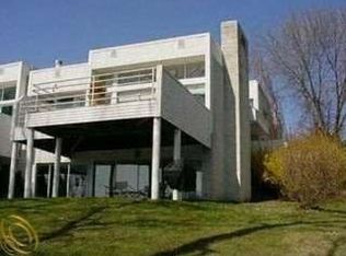 1771 Alexander Dr #1, Bloomfield Hills, MI 48302