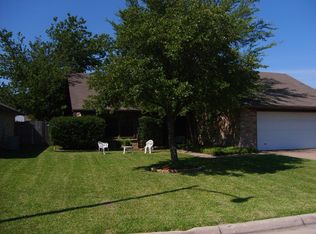 206 Valley Forge Ln, Arlington, TX 76002