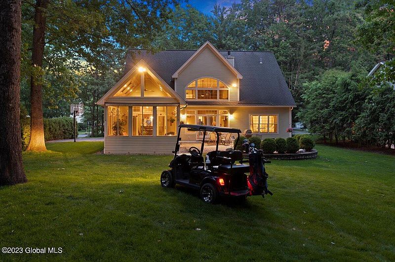 4th image of 56 Hearthstone Drive