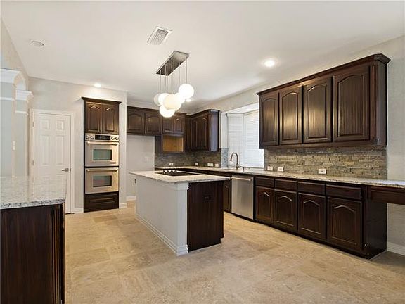 4th image of 606 Heatherglen Dr