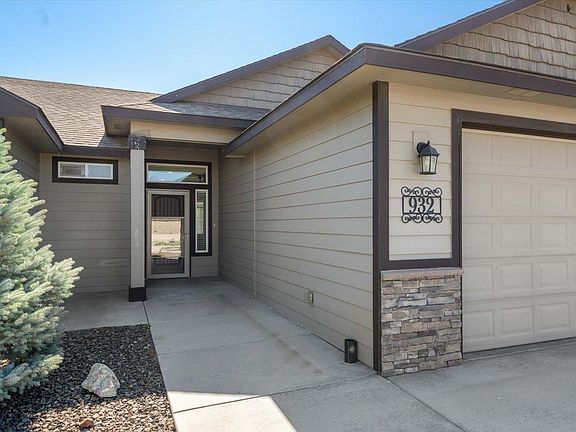 5th image of 932 Topaz Ave