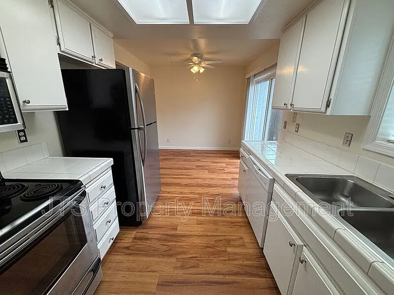 2515 Merrychase Dr #S — Photo 6