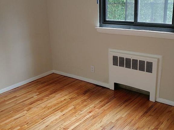 3rd image of 14 Hall Ave
