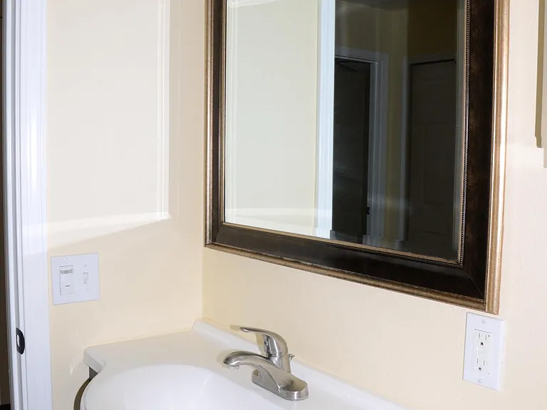 323 S Arboleda Rd — Photo 16