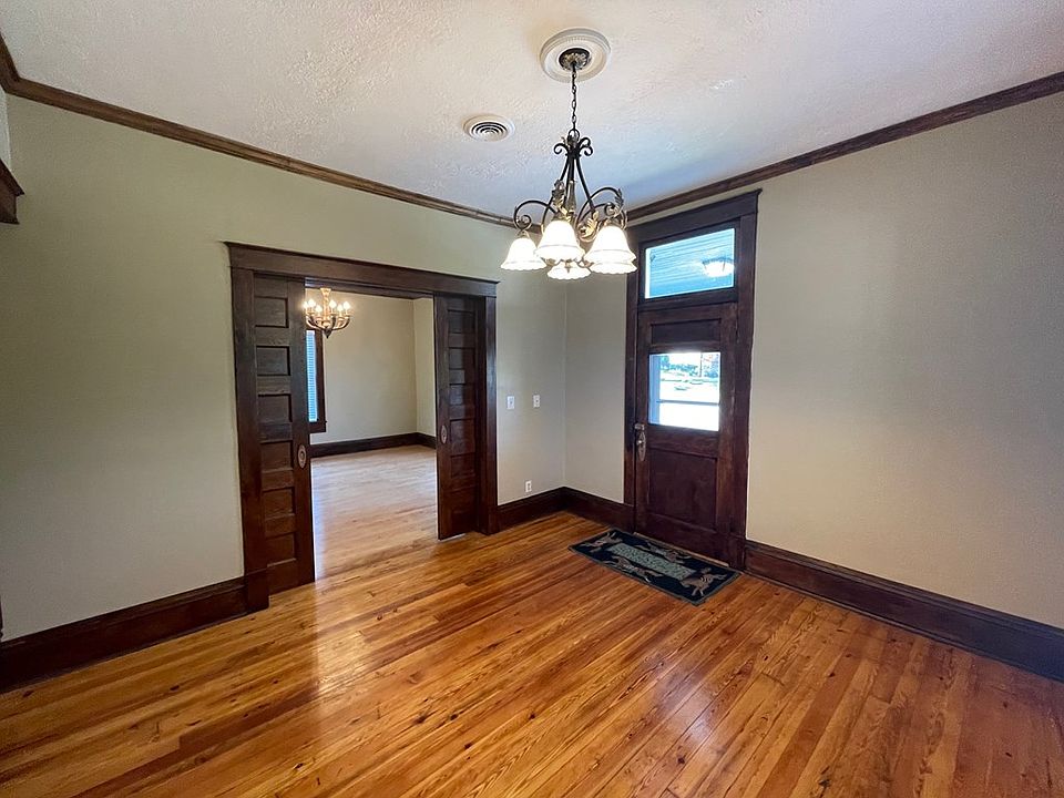 1279 W Mary St, Bristol, VA 24201 Zillow