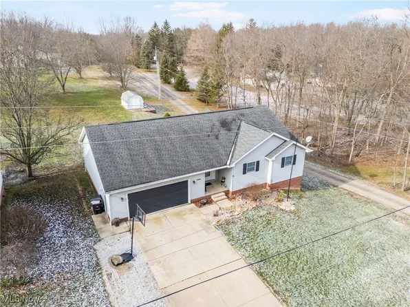 10476 Welton Rd NE, Bolivar, OH 44612