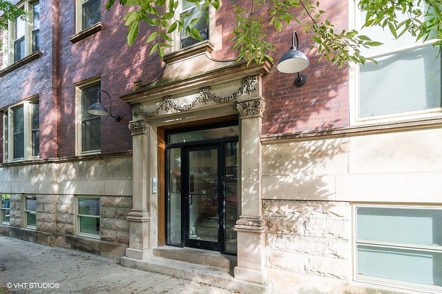 1st image of 2104 W Byron St #3E