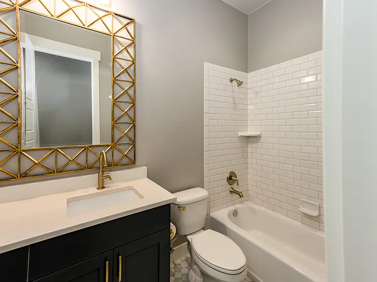 Powder room / downstairs full bathroom