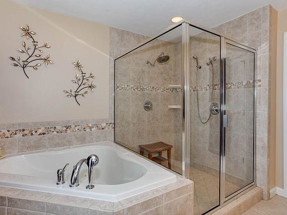 Master Suite Bathroom