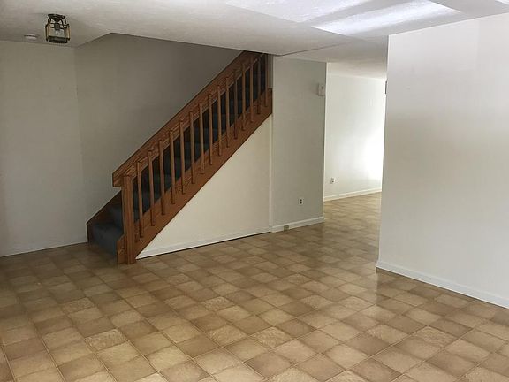 2nd image of 560 Bedford St APT B8