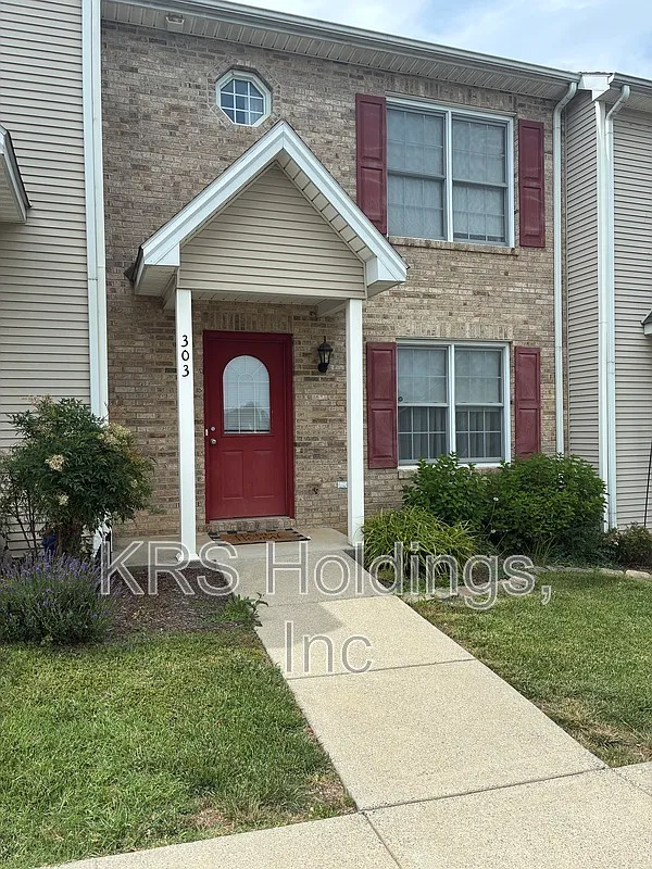 3 bed, 2.5 bath, 2160 sqft, $1,795 — Photo 1