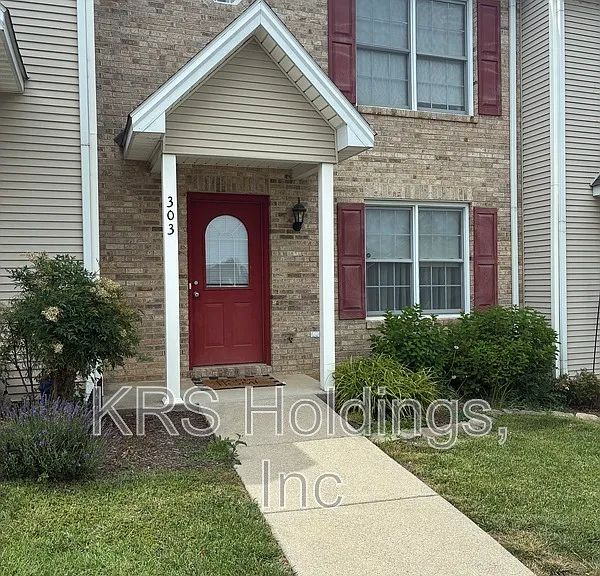303 Joyce Dr — Photo 1