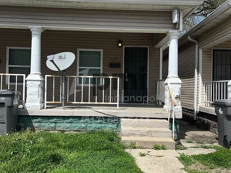 114 Adler St — Photo 2