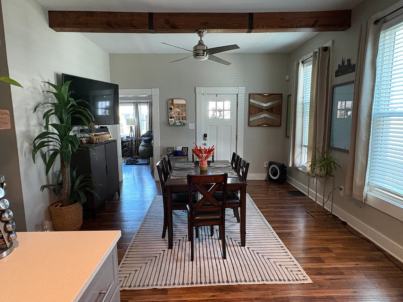 3 bed, 2849 sqft, $2,500 — Photo 3