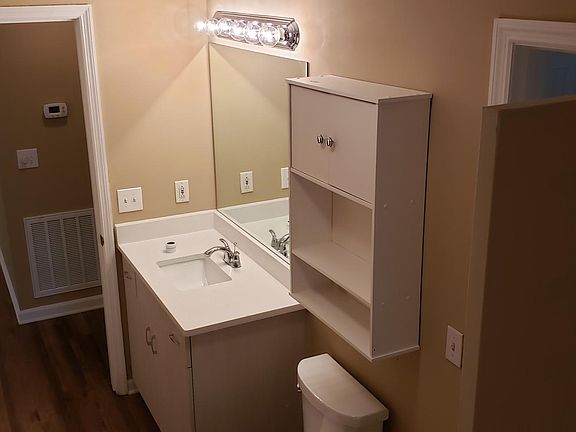 4th image of 2440 Tinnell Ct #2440