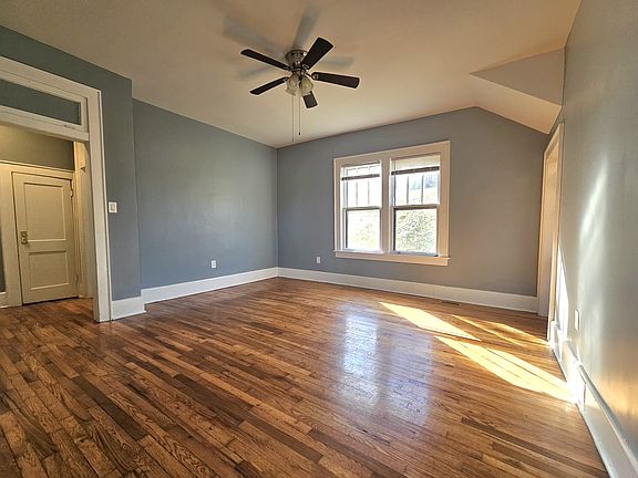 4th image of 948 Wilson Ave #3