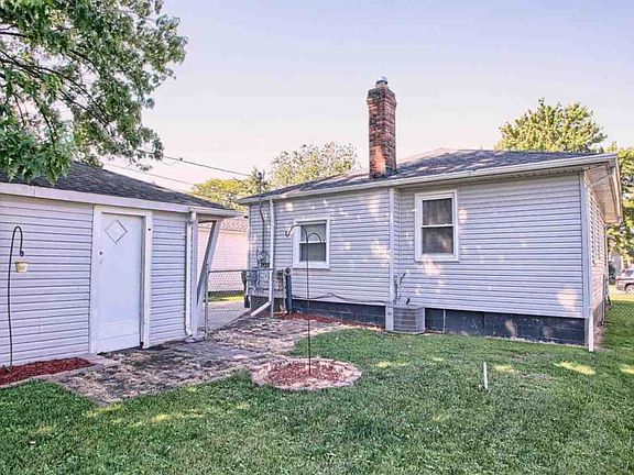 2nd image of 28024 Larchmont St