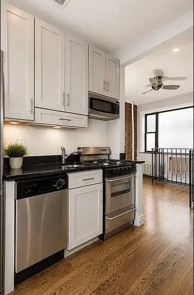 410 East 13th Street — Photo 4