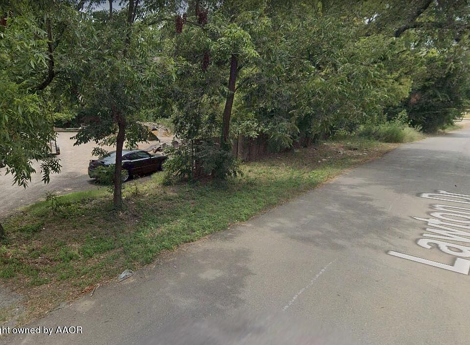 2nd image of 7818 Doak St