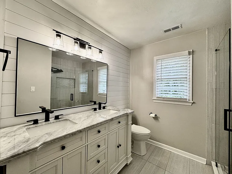965 Commodore Dr — Photo 33