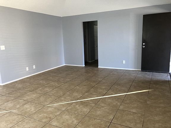 5th image of 320 Shadybrook Ln Unit A