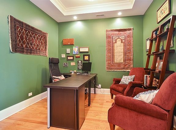 5th image of 2221 W Belmont Ave #304