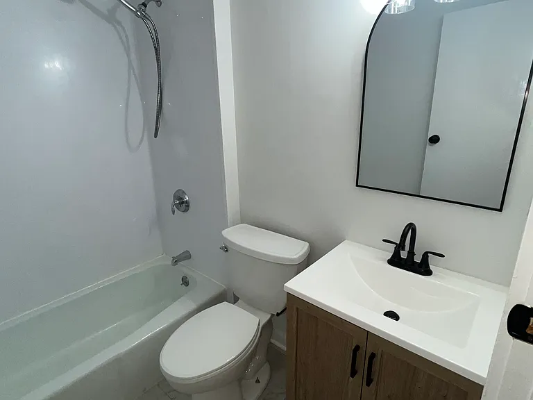9 Essex Rd — Photo 10
