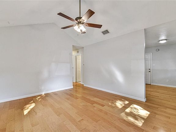 5th image of 5804 Cedardale Dr