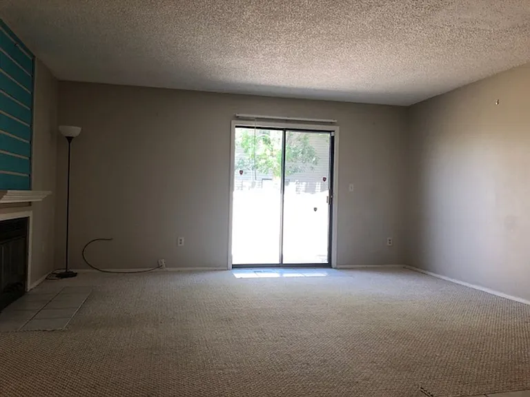 2033 Gyros Cir #166 — Photo 10