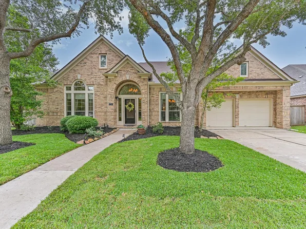 2701 Greenblade Ct, Pearland, TX 77584