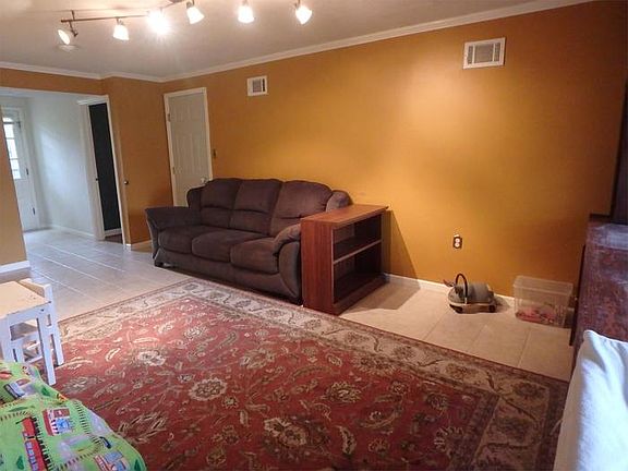 5th image of 955 Alexandria Dr