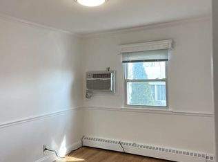 7 Saint Johns Ave, Hicksville, NY 11801