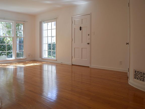 2nd image of 310 San Vicente Blvd APT 2