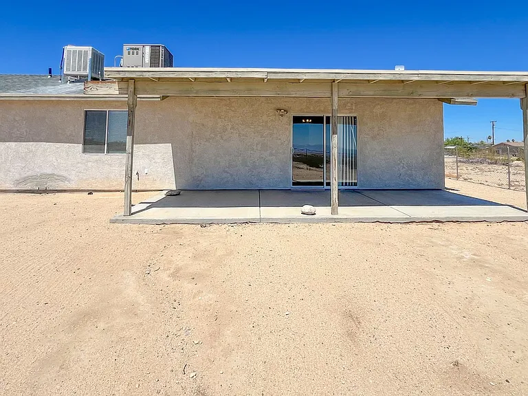 5563 Morongo Rd — Photo 17