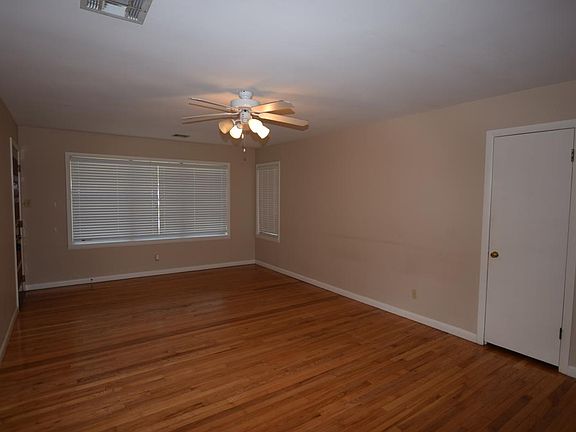 2nd image of 124 Petticoat Ln