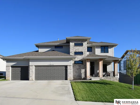 17016 Abigail St, Bennington, NE 68007