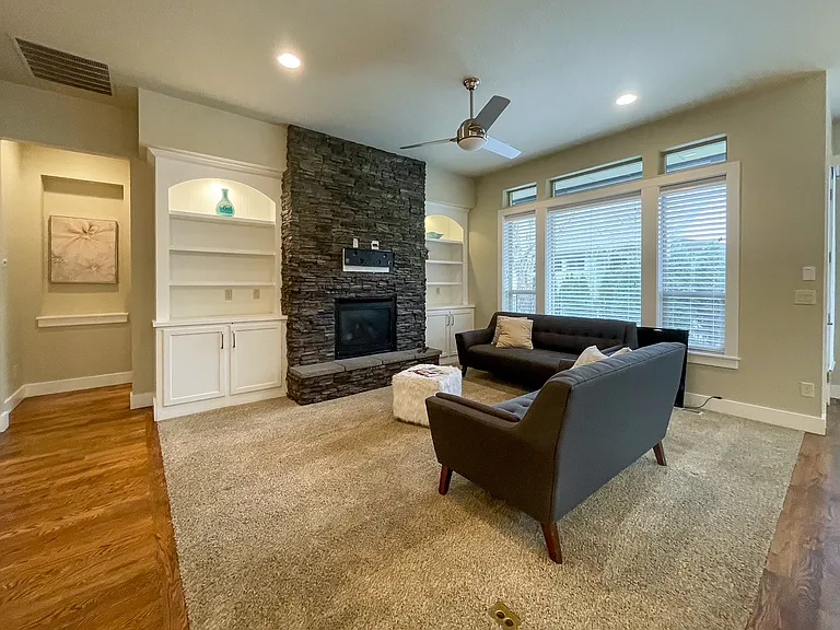 307 E Grove Creek Ln — Photo 28