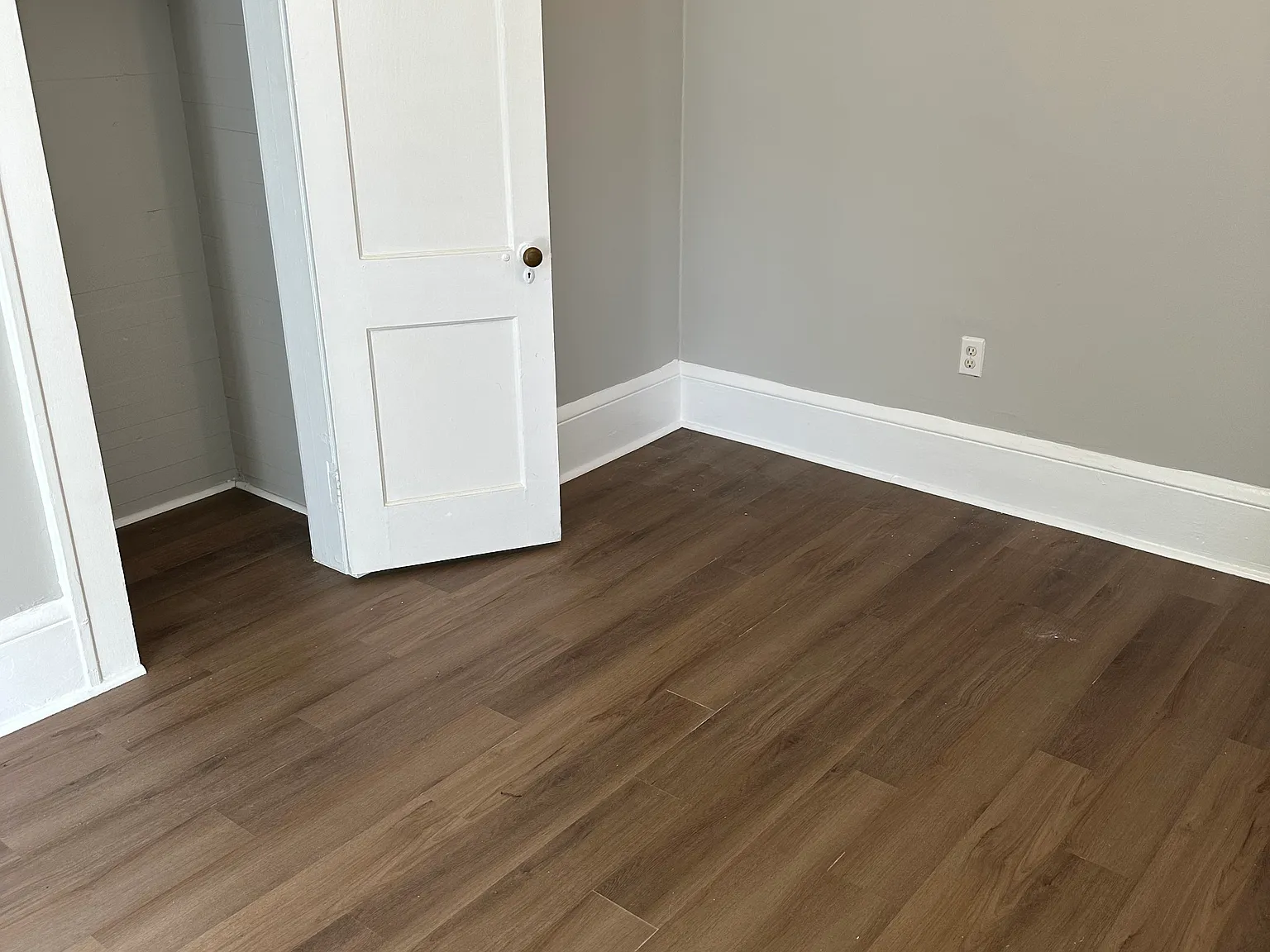 Studio, 400 sqft, $965 — Photo 2