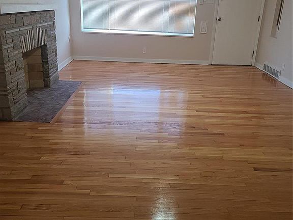 3rd image of 9247 Sundown Dr