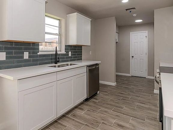 5th image of 3828 Anderson Villa