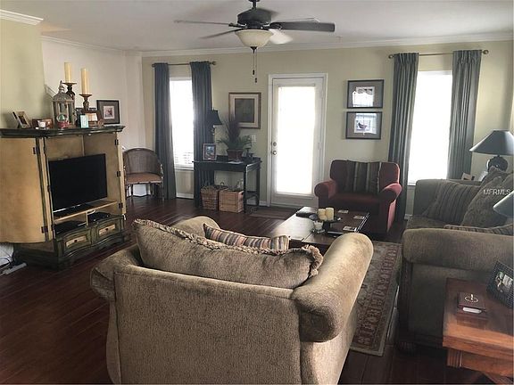 3rd image of 1019 Siena Park Blvd E