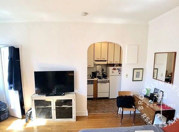3rd image of 269 Henry St APT C2