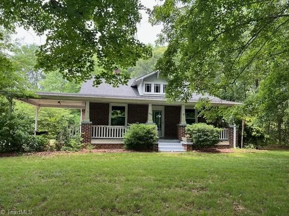 5301 Yadkinville Rd, Pfafftown, NC 27040