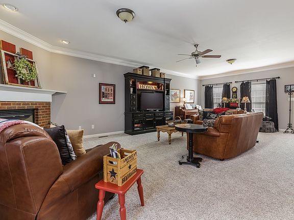 4th image of 2920 Oakwood Hills Ln
