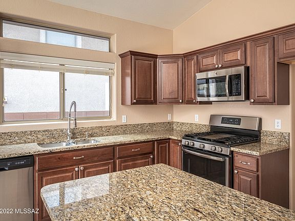 3rd image of 11060 N Eagle Crest Dr