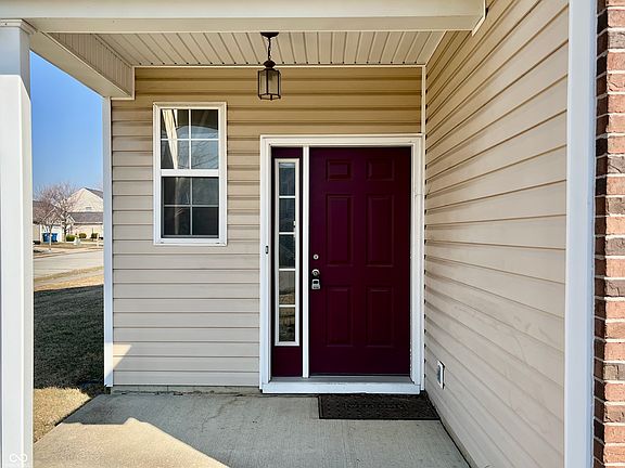 5th image of 15453 Old Pond Cir
